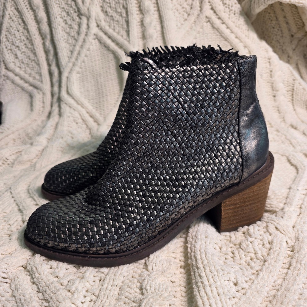 Band of Gypsies Cortez Ankle Boots Metallic Pewter Basketweave Women 7 Excellent